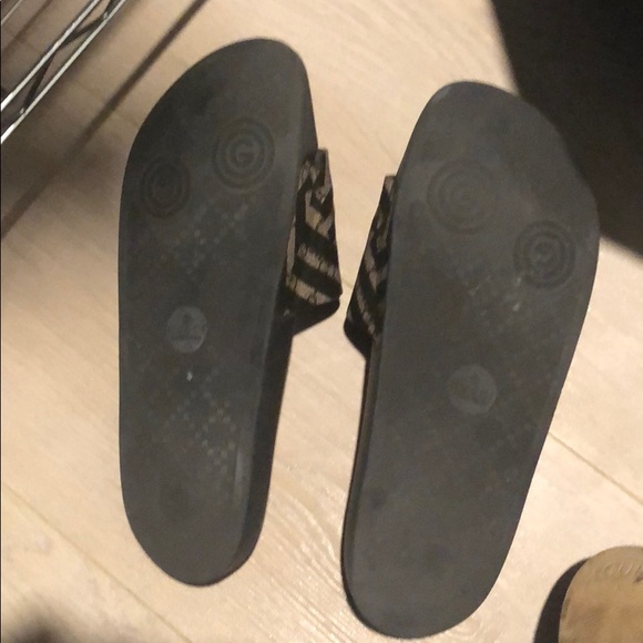 Authentic Gucci flops - Picture 2 of 7